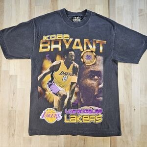 AM VINTAGE KOBE BRYANT #8 ORIGINAL GRAY SIZE MEDIUM T-SHIRT LAKERS LOS ANGELES